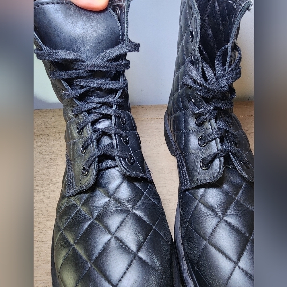 Dr. Martens AirWair CORALIE quilted leather boots black size 6 - Picture 6 of 12